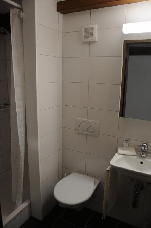 Hotel Adler Garni Bauma Bilik gambar